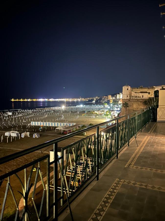 Newhouse Victoria - Sea View Apartment ネットゥーノ エクステリア 写真